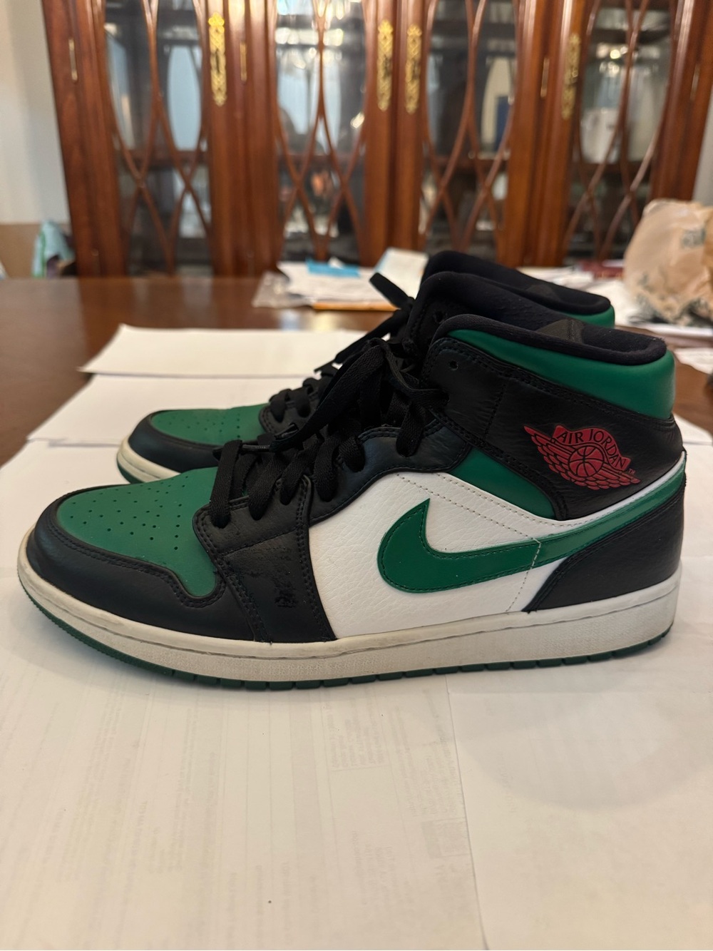 Jordan Air Jordan 1 Mid "Green Toe" Sneakers Black & Green